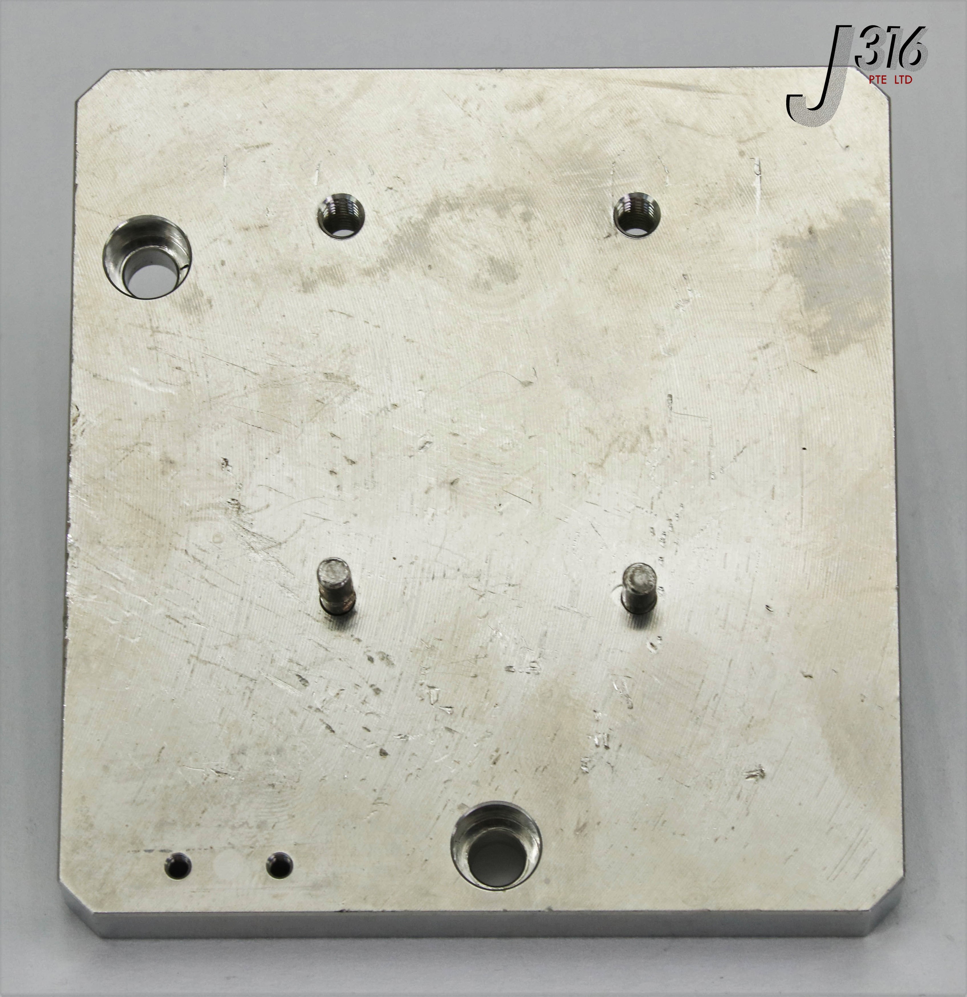 16158 APPLIED MATERIALS SHIM, RIGHT CLAMP, DXZ CHAMBER 0020-39254